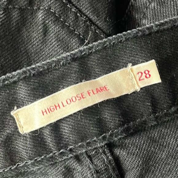 Levi’s • Black High Loose Flare Jeans - Picture 10 of 10